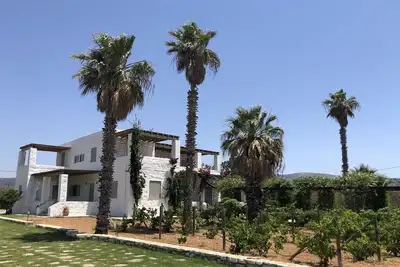 Image de Palatial Villa Steps from the Beach