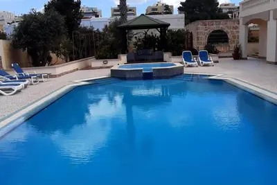 Image de Excellent Villa Apt accommodation in a superb location with Pool, Ac/ Wi Fi.