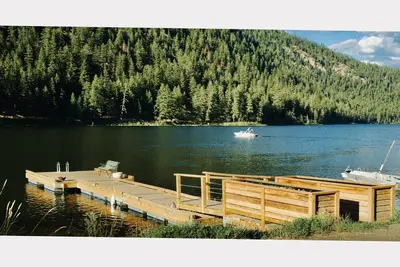 Image de Kamloops Lakehouse - Unwind at Paul Lake!