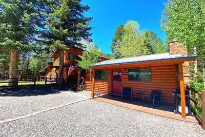 Greer Cabin And Guest Cottage-Full Property- Sleeps 12!