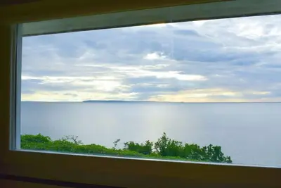 Image de Expansive Water Views - Beachfront Cottage - Relax