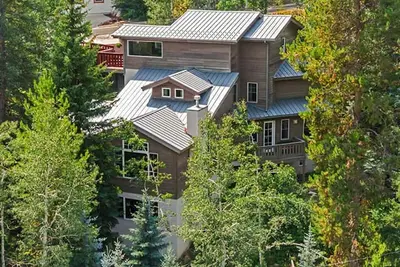 Image de Luxurious Spacious Tri-Level Vail Mountain Home
