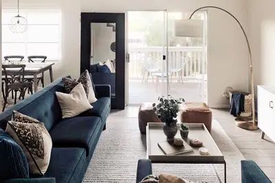 Image de Luxury Interior Designed 2br Steps to Beach & Bars