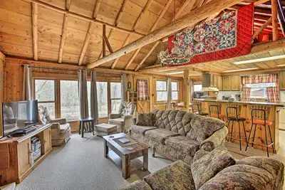 Image de Rustic River View Cabin w/ Fire Pit, Games & Grill