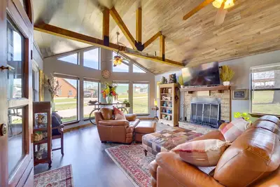 Image de Incredible Log Home: 1 Mile from Lake Tenkiller