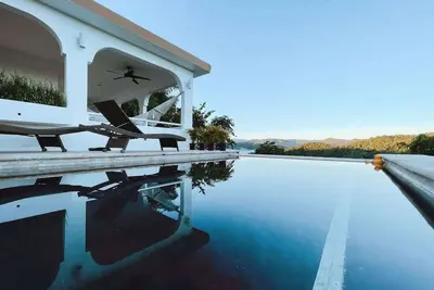 Image de Casa Serena with Heated Pool Mountain View & River