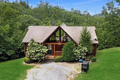 Image de Cozy & Playful Mountain Retreat w/ Pool Table