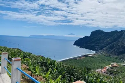Image de Lightbooking Hermigua vista al mar y al Teide