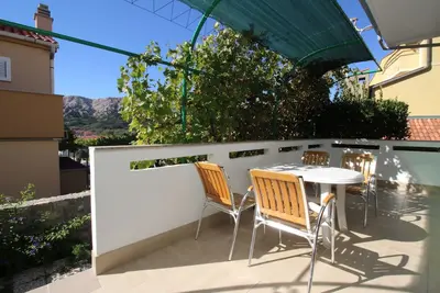 Image de Appartement de deux chambres avec la terrasse Baska, Krk (A-18861-a)