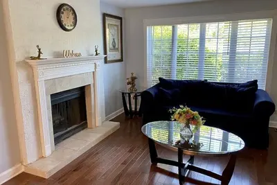 Image de Entire Lake Villa Home!