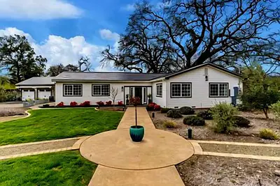 Image de Sonoma Creek Retreat in Kenwood (31+days)- with Pool & Spa