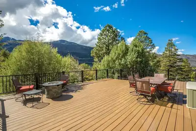Image de Secluded Creekside Mountain Home-Views- Private Deck-Ac Str2024-009