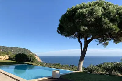 Image de Villa avec piscine et vue mer panoramique Ă Begur - Aiguablava