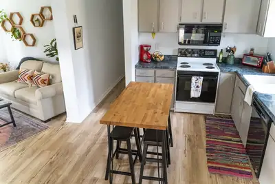 Image de Cozy Relaxing Escape w/ Fire Pit - Dog Friendly - 7 minutes to Downtown Brevard