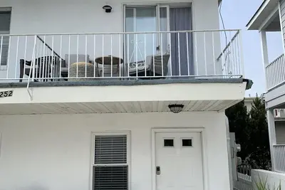 Image de Cozy Condo steps from Convention Center, Boardwalk and Beach
