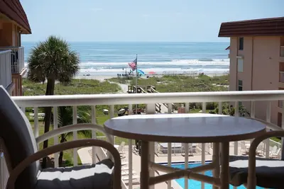 Image de Wow! A Must See! Updated Oceanfront, Pool View Spanish Main Condo! - Amazing!