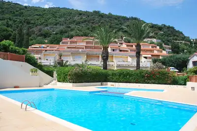 Image de Studio Les Pescadières Pramousquier avec piscine jardin plage