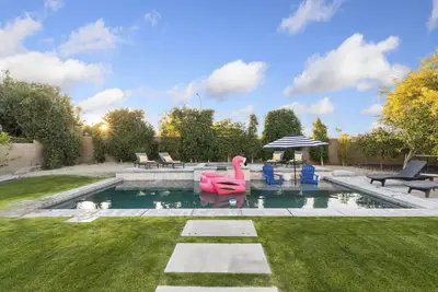 Image de Stunning Oasis w\/ Resort Style Pool, Patio & Game Room