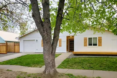 Image de Urban Beach Bungalow! Downtown! Free Bikes/Kayak! Remodeled! Great Value!