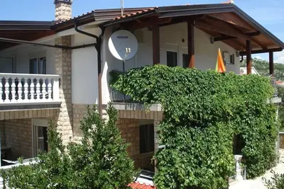 Image de Appartement dans Drage avec Balcon, Climatisation, Wifi (5013-4)