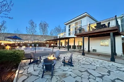 Image de Exclusive Retreats 6 Bedroom 6 Bath Desert Paradise with Private Heated Pool