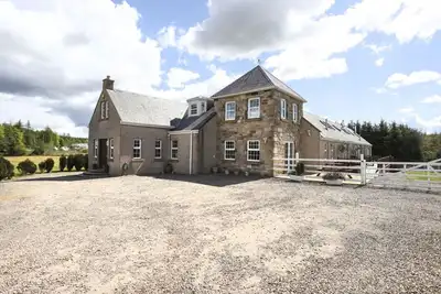 Image de Greenknowes Farmhouse with Hot Tub and Bar