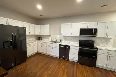 Image de 7 Bed 3 Bath Large Groups Welcome