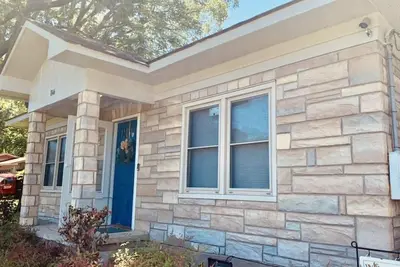 Image de Cozy, Country Cottage centrally located, close to Lakes & Oaklawn