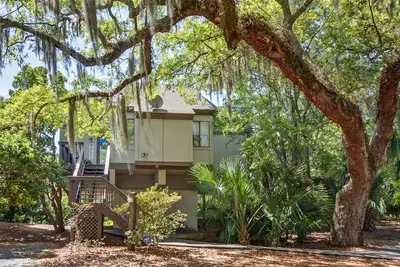 Image de J&R Island Retreat Renovated Home w/ Low Rates!