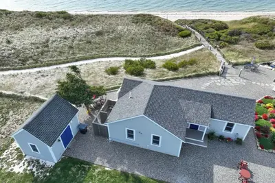 Image de Beachfront on Private Beach w/ Ac!