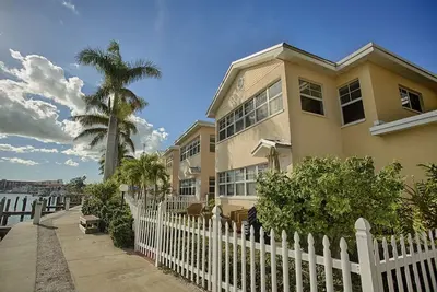 Image de Fantastic Experience by the Beach! 3 Spacious Units with Kitchen & Free Parking
