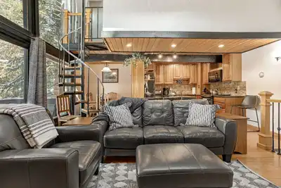 Image de On Gore Creek - 2 Bedroom + Loft - Free Bus Route