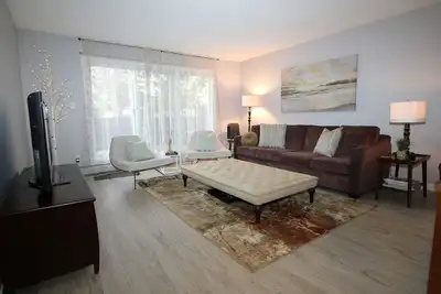 Image de Sheer Perfection by North Glenmore Park! Pet Friendly!