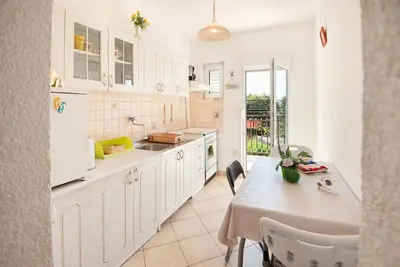 Image de Appartements Milica (81401-A1) - Kastel Stari