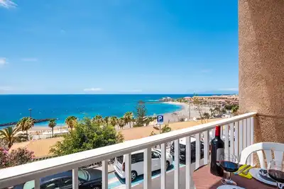 Image de Lumineux moderne avec des vues spectaculaires sur la mer