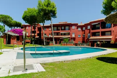 Penthouse with terrace and pool, near the beach