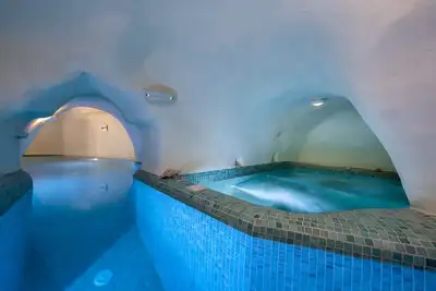 Image de Mystagoge cave pool\/jacuzzi, cellar and hammam