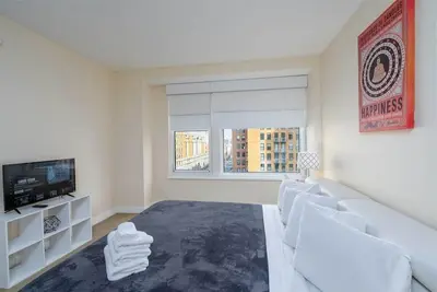 Image de 2 Br Fully Furnished Apartment at Penn Quarters - Surrounded by Best Restaurants