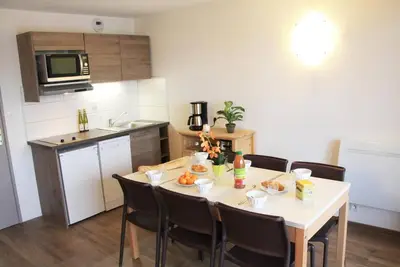 Image de À 50m des pistes de ski, 5ème étage, balcon, télévision, casier à ski, 34m², Serre Chevalier