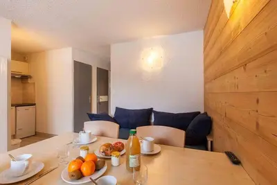 Image de À 20m des pistes de ski, 2ème étage, balcon, casier à ski, 31m², Serre Chevalier