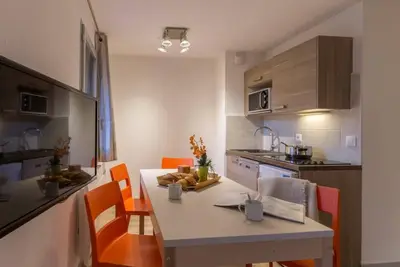 Image de 200m du centre station, 4ème étage, balcon, télévision, casier à ski, 27m², Serre Chevalier