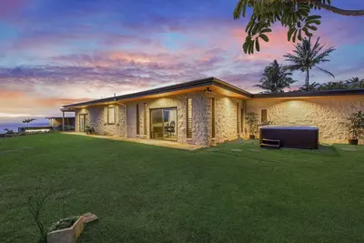 Image de Hale Mahina: Luxe Remodeled Oceanview Home w/ Jacuzzi & Outdoor Shower