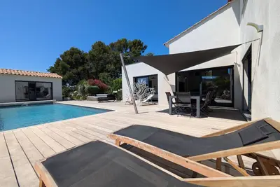 Image de Magnifique villa contemporaine avec Spa et piscine chauffée