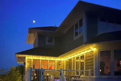 Image de Cozy beautiful Mountaintop Condo at Crystal Mountain Resort with 2 decks & pool