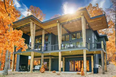 Image de New/Modern Rustic/Mins. to Blue Ridge/Spacious/Hot Tub