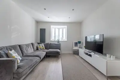 Image de Chi Lowen – Sleeps 8 – Parking – Garden –Dog Friendly