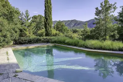 Image de Oppede Nest - Independent studio for 2 people, quiet, with pool near Oppède