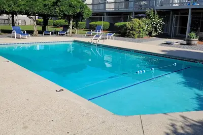 Image de Beautiful condo in the heart of the Cape!
