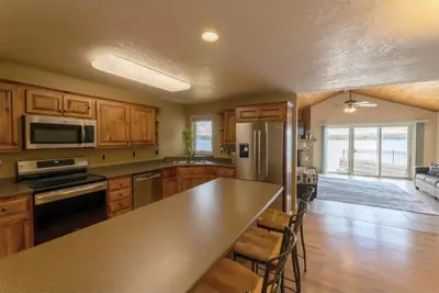 Image de Spacious Home on East Lake Okoboji
