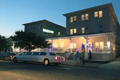 Image de Half Block from Belmar Beach! !